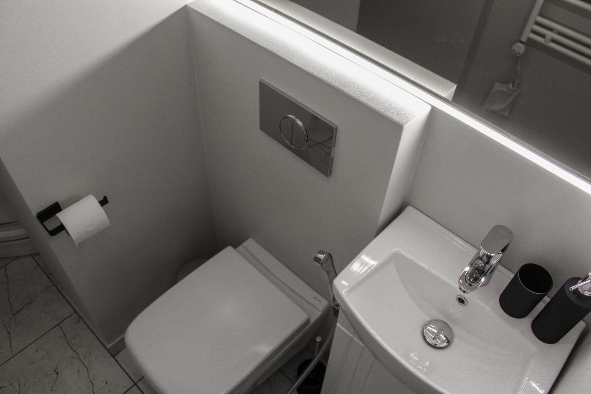 Modern 1br Flat - Great Location * Riga
